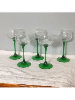 Set of 5 Beautiful French Crystal Wine Glasses, Luminarc Glassware France 60-70